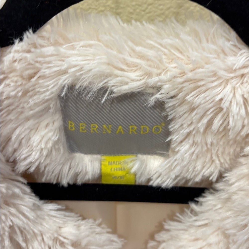 Bernardo Soft Cream fuzzy vest - Picture 4 of 8